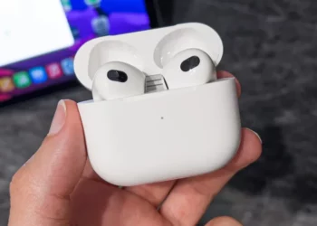 podswap airpodsleswingcnbc