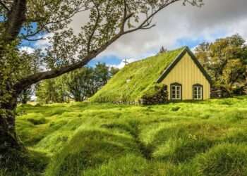 icelandbased 100mfaridi”: A travel blog about my adventures in Iceland