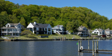 Why Lakefront Property Attracts Homeowners Looking for Multi-Season Recreation