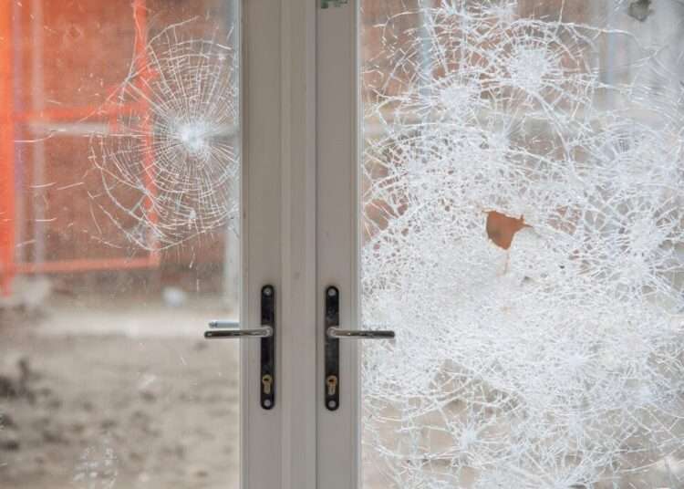 What Happens When You Delay Storm Door Glass Replacement in Busy Entrances