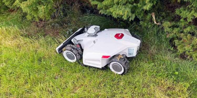How to Choose the Best Robot Lawn Mower for Medium Size Yards